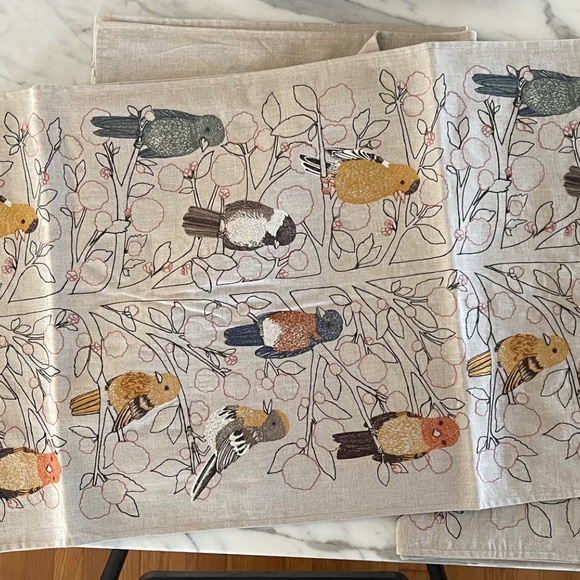 Coral and Tusk "Songbirds Tree" Table Runner - Picture 2 of 6